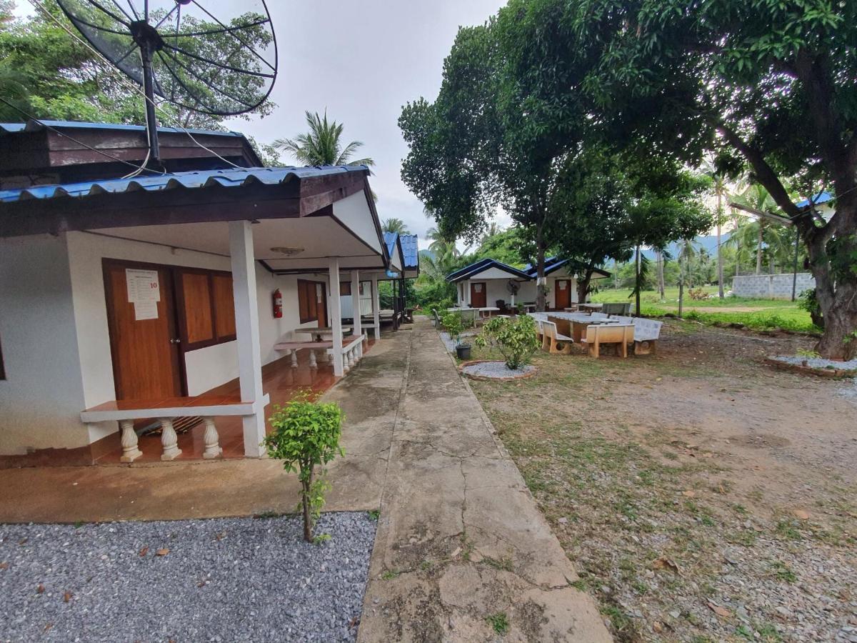 Pineapple Resort Ban Huai Thalaeng Phan Exterior foto